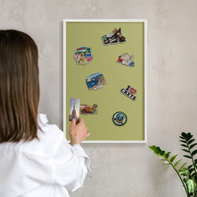 Wand-Magnettafel für Reisesouvenirs mit weißem Rahmen Grüner Vintage-Stil