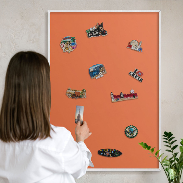 Wand-Magnettafel für Reisesouvenirs mit weißem Rahmen Kräftiges Orange