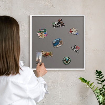 Wand-Magnettafel für Reisesouvenirs mit weißem Rahmen Dunkelgrau