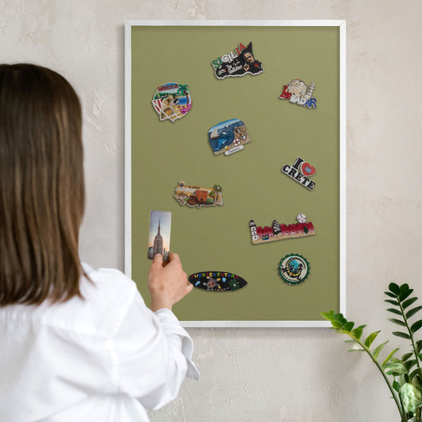 Magnettafel aus Metall für Souvenirs in weißem Rahmen Grünes Gras