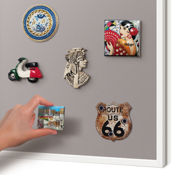 Magnettafel aus Metall für Souvenirs in weißem Rahmen Aschgrau