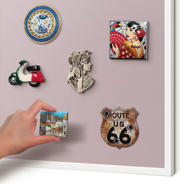 Wand-Magnettafel für Reisesouvenirs mit weißem Rahmen Pastelllila
