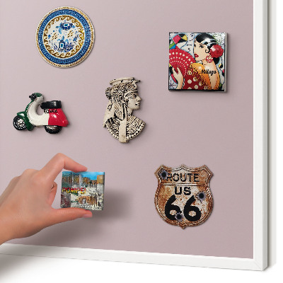Wand-Magnettafel für Reisesouvenirs mit weißem Rahmen Pastelllila