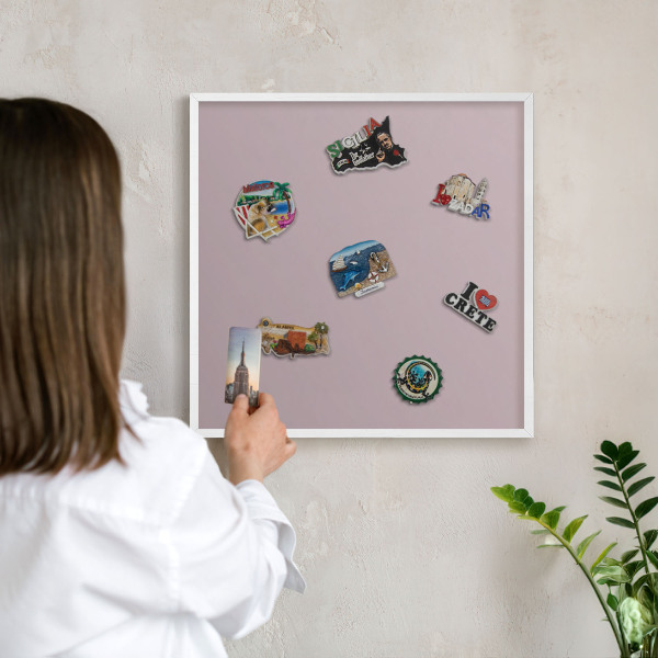 Wand-Magnettafel für Reisesouvenirs mit weißem Rahmen Pastelllila