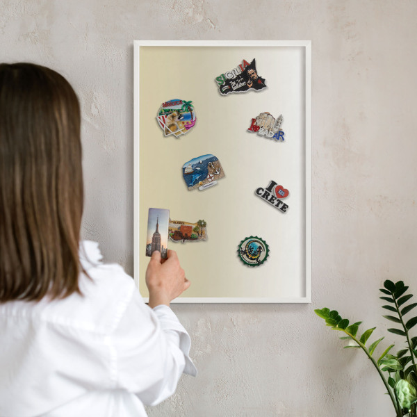 Magnettafel aus Metall für Souvenirs in weißem Rahmen Cremefarbener Farbverlauf