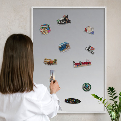 Wand-Magnettafel für Reisesouvenirs mit weißem Rahmen Grauer Farbverlauf