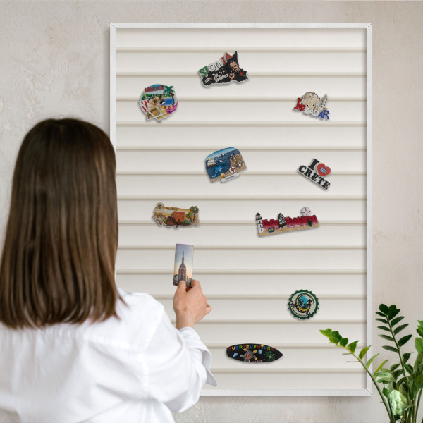 Wand-Magnettafel für Reisesouvenirs mit weißem Rahmen Vertikale Linien