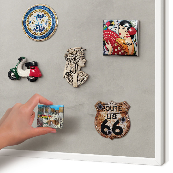 Wand-Magnettafel für Reisesouvenirs mit weißem Rahmen Grauer Hintergrund