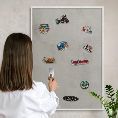 Wand-Magnettafel für Reisesouvenirs mit weißem Rahmen Grauer Hintergrund