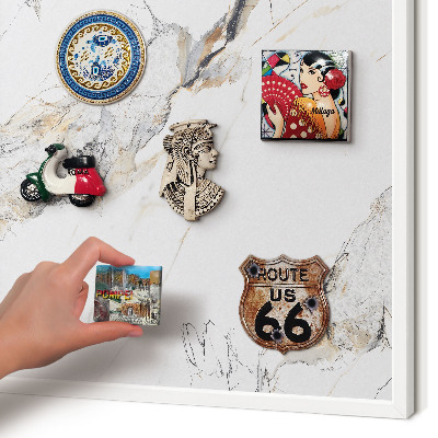 Magnettafel aus Metall für Souvenirs in weißem Rahmen Marmoroptik