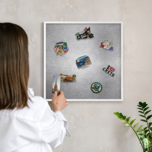 Wand-Magnettafel für Reisesouvenirs mit weißem Rahmen Metallische Oberfläche