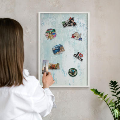 Wand-Magnettafel für Reisesouvenirs mit weißem Rahmen Pastellabschürfungen