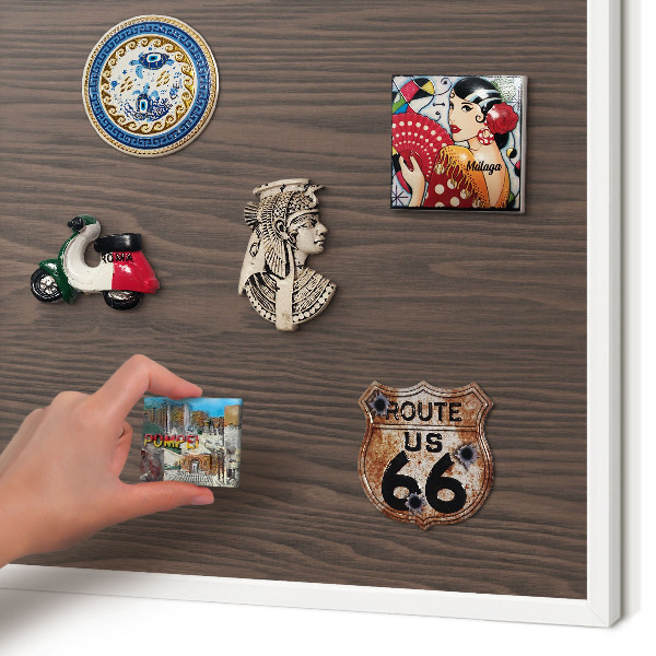 Magnettafel aus Metall für Souvenirs in weißem Rahmen Naturholz