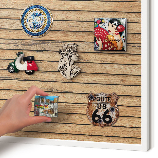 Wand-Magnettafel für Reisesouvenirs mit weißem Rahmen Holzbretter