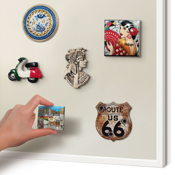 Magnettafel aus Metall für Souvenirs in weißem Rahmen Nebelton