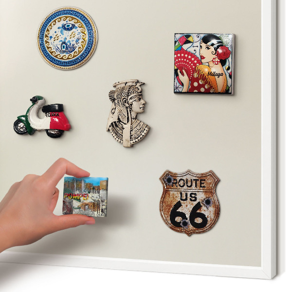Magnettafel aus Metall für Souvenirs in weißem Rahmen Nebelton