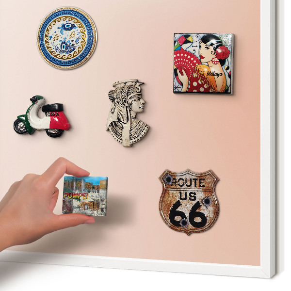Wand-Magnettafel für Reisesouvenirs mit weißem Rahmen Pastellfarbener Charme