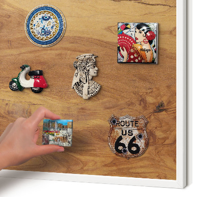 Magnettafel aus Metall für Souvenirs in weißem Rahmen Naturholz