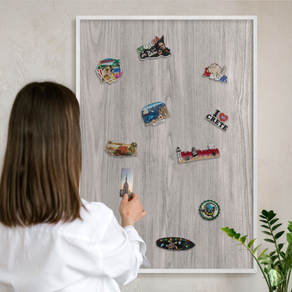 Wand-Magnettafel für Reisesouvenirs mit weißem Rahmen Holzstruktur
