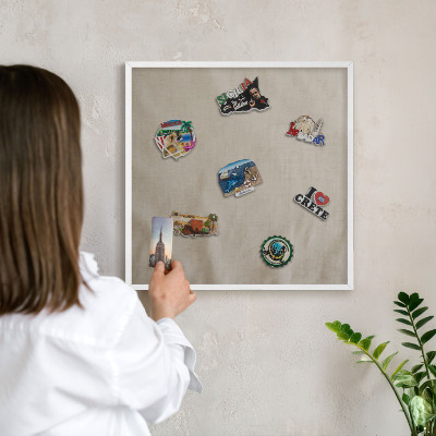 Wand-Magnettafel für Reisesouvenirs mit weißem Rahmen Beige ruhig