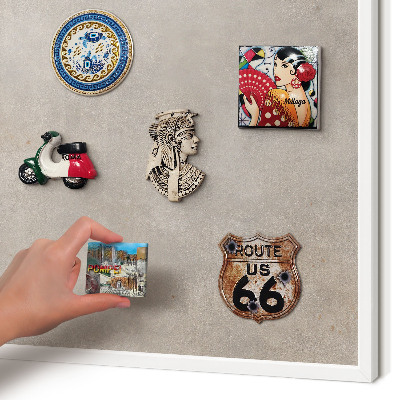 Magnettafel aus Metall für Souvenirs in weißem Rahmen Neutrale Eleganz
