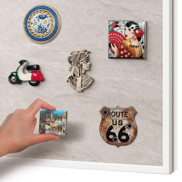 Wand-Magnettafel für Reisesouvenirs mit weißem Rahmen Zarte Eleganz
