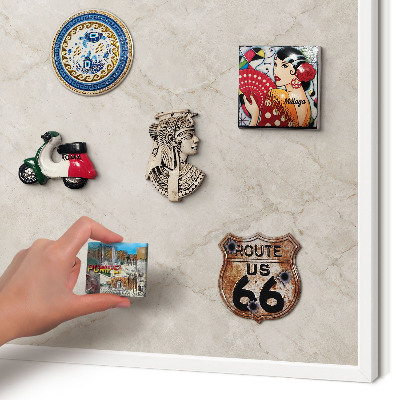 Magnettafel aus Metall für Souvenirs in weißem Rahmen Natürliche Eleganz