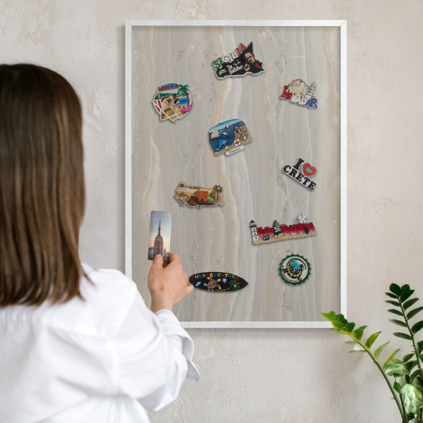 Wand-Magnettafel für Reisesouvenirs mit weißem Rahmen Marmorstruktur