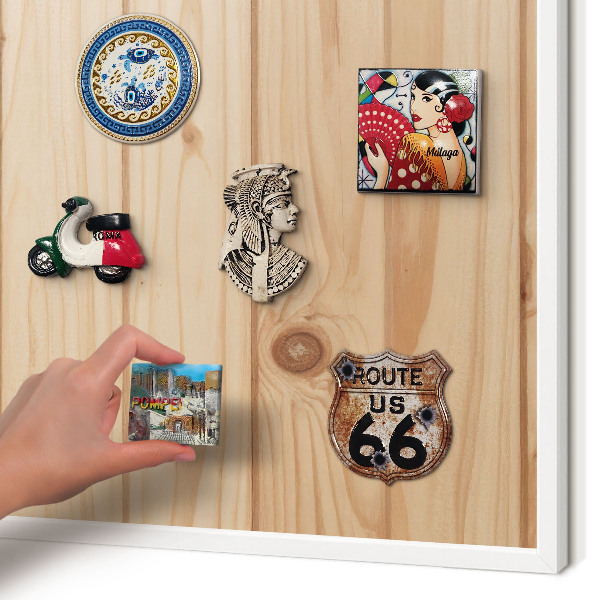 Wand-Magnettafel für Reisesouvenirs mit weißem Rahmen Holzmuster
