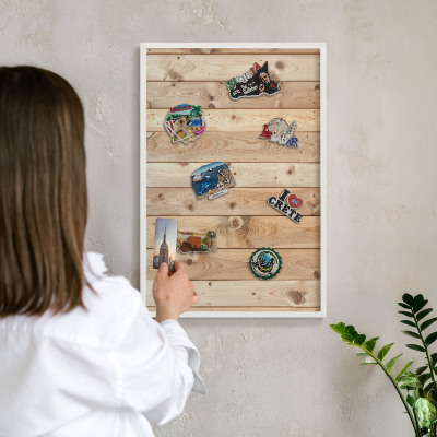 Wand-Magnettafel für Reisesouvenirs mit weißem Rahmen Holzbretter