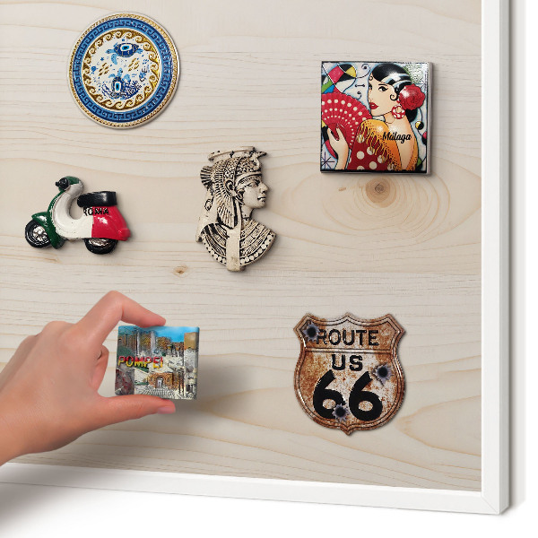 Magnettafel aus Metall für Souvenirs in weißem Rahmen Holzmuster