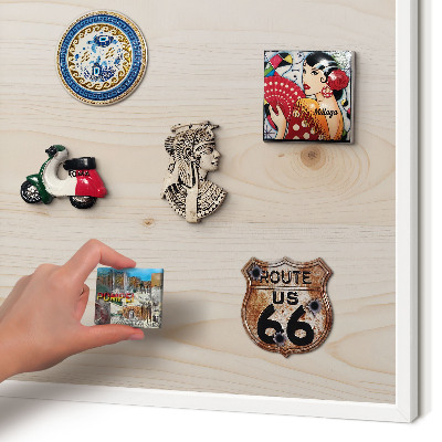 Magnettafel aus Metall für Souvenirs in weißem Rahmen Holzmuster