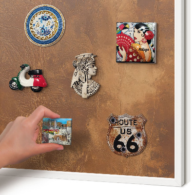 Wand-Magnettafel für Reisesouvenirs mit weißem Rahmen Braune Textur