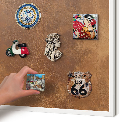 Wand-Magnettafel für Reisesouvenirs mit weißem Rahmen Braune Textur