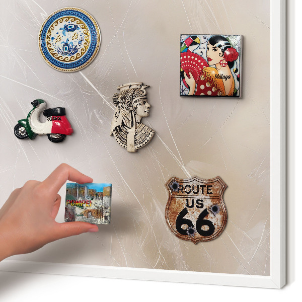 Magnettafel aus Metall für Souvenirs in weißem Rahmen Sanfte Leichtigkeit