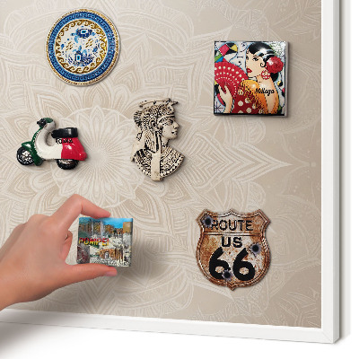Magnettafel aus Metall für Souvenirs in weißem Rahmen Mandala-Muster