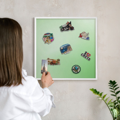 Magnettafel aus Metall für Souvenirs in weißem Rahmen Grüne Harmonie