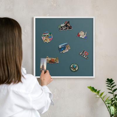 Wand-Magnettafel für Reisesouvenirs mit weißem Rahmen Dunkeltürkis