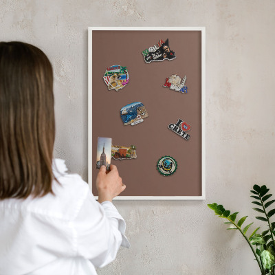 Magnettafel aus Metall für Souvenirs in weißem Rahmen Braune Farbe