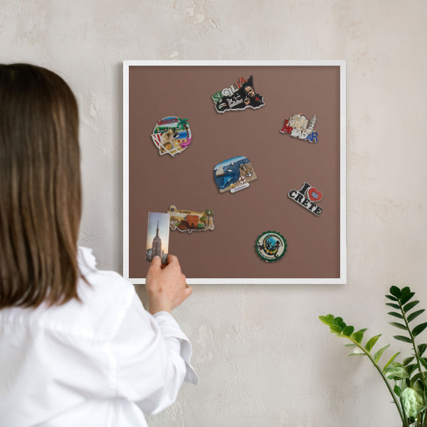 Magnettafel aus Metall für Souvenirs in weißem Rahmen Braune Farbe