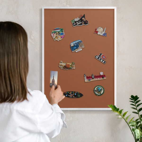 Magnettafel aus Metall für Souvenirs in weißem Rahmen Dunkelorange