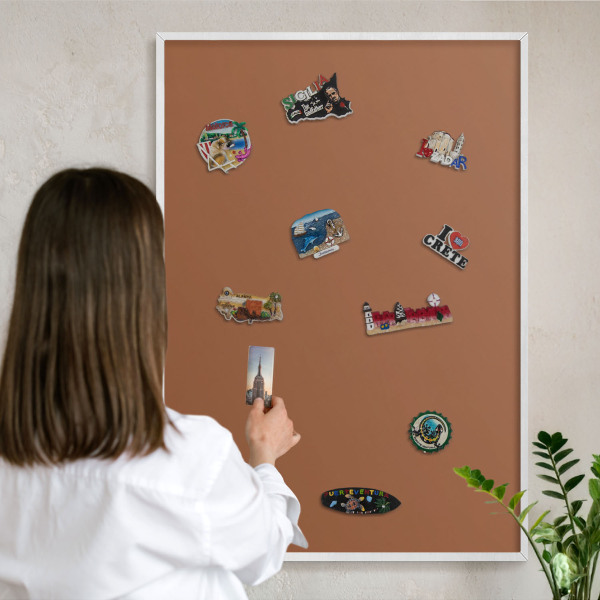 Magnettafel aus Metall für Souvenirs in weißem Rahmen Dunkelorange