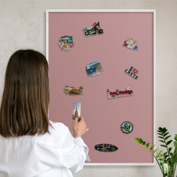 Wand-Magnettafel für Reisesouvenirs mit weißem Rahmen Pastellrosa