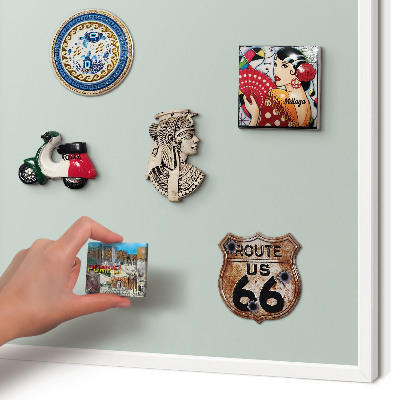 Wand-Magnettafel für Reisesouvenirs mit weißem Rahmen Hellminz