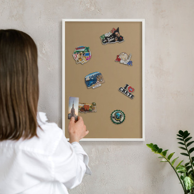 Magnettafel aus Metall für Souvenirs in weißem Rahmen Braune Farbe