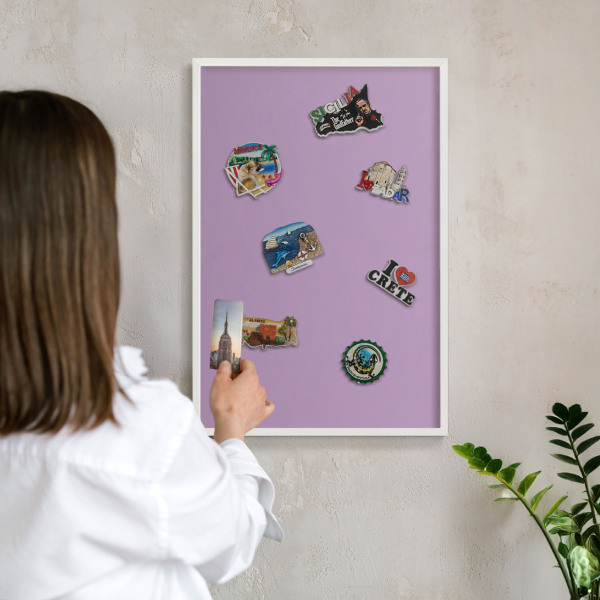 Wand-Magnettafel für Reisesouvenirs mit weißem Rahmen Hellviolett