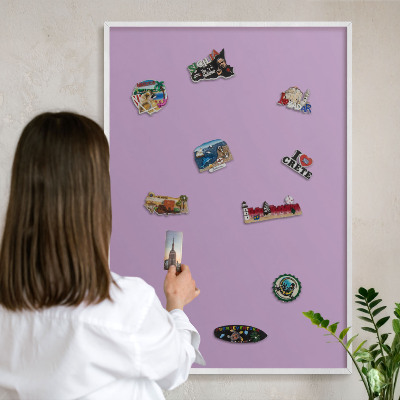Wand-Magnettafel für Reisesouvenirs mit weißem Rahmen Hellviolett