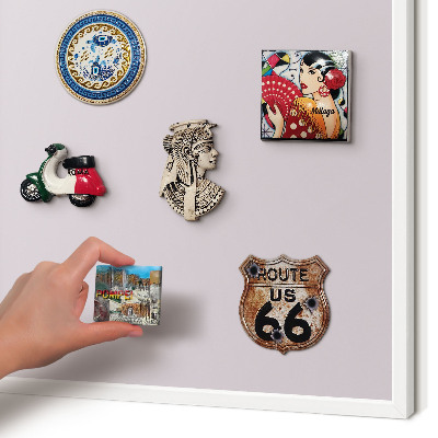 Magnettafel aus Metall für Souvenirs in weißem Rahmen Helllila