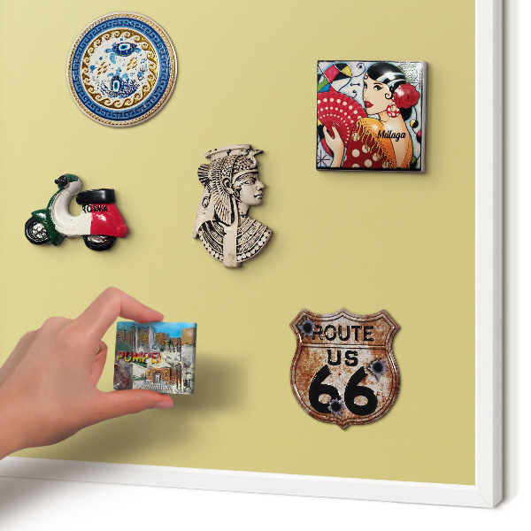 Magnettafel aus Metall für Souvenirs in weißem Rahmen Vintage-Gelb