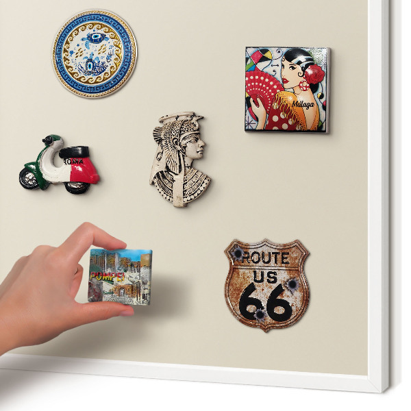 Magnettafel aus Metall für Souvenirs in weißem Rahmen Heller Stein